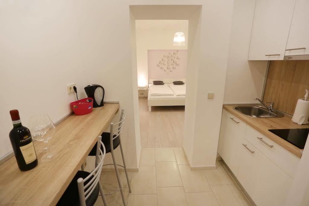 Zadar Street Apartments And Room Exterior photo